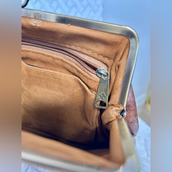 PATRICIA NASH Tooled Leather Kiss-Lock Wristlet Bag. 100% leather - Picture 7 of 10